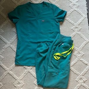 Figs Zamora Jogger and Caterina Top